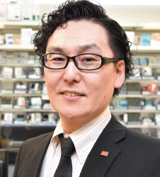 株式会社マツモトキヨシ ホールディングス 戦略事業推進本部 調剤推進部 薬事課・調剤企画課 課長代理 白井 学氏